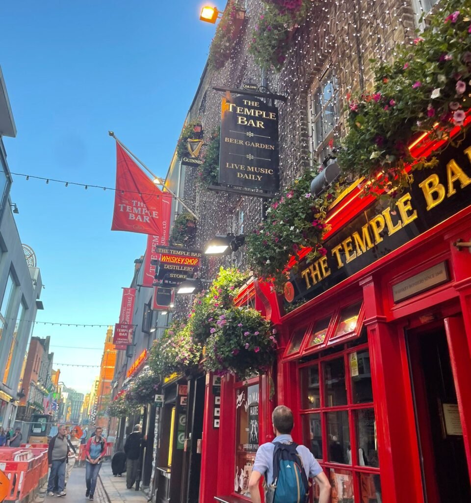 temple bar 5-Day Ireland Itinerary